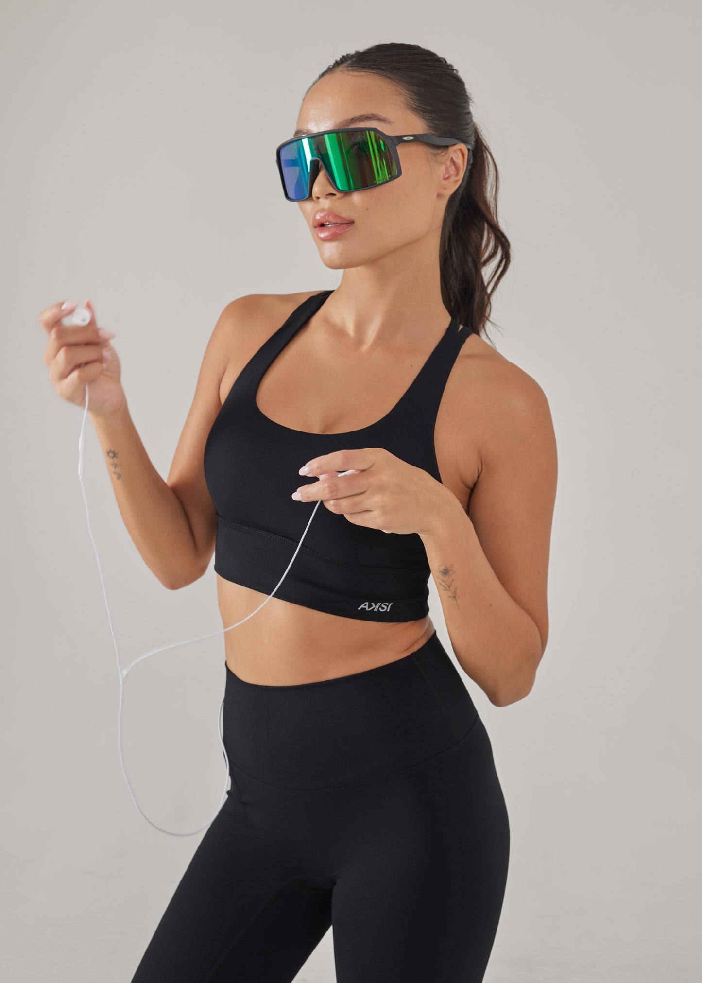 Double Straps Backless Crisscross Sports Bra