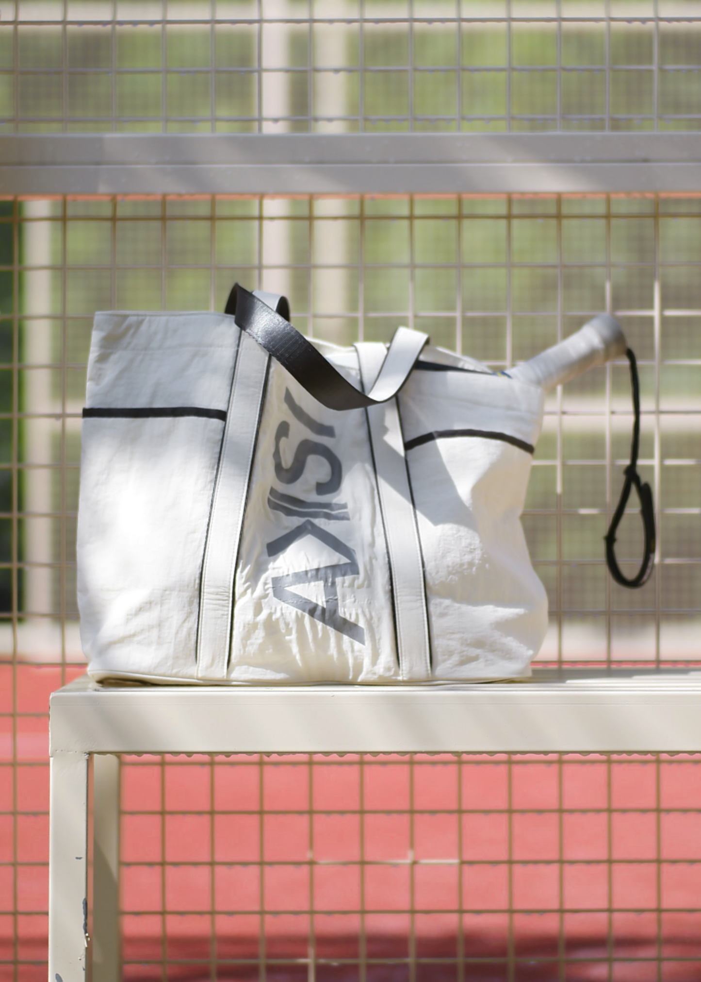 AKSI - ON THE GO TOTE