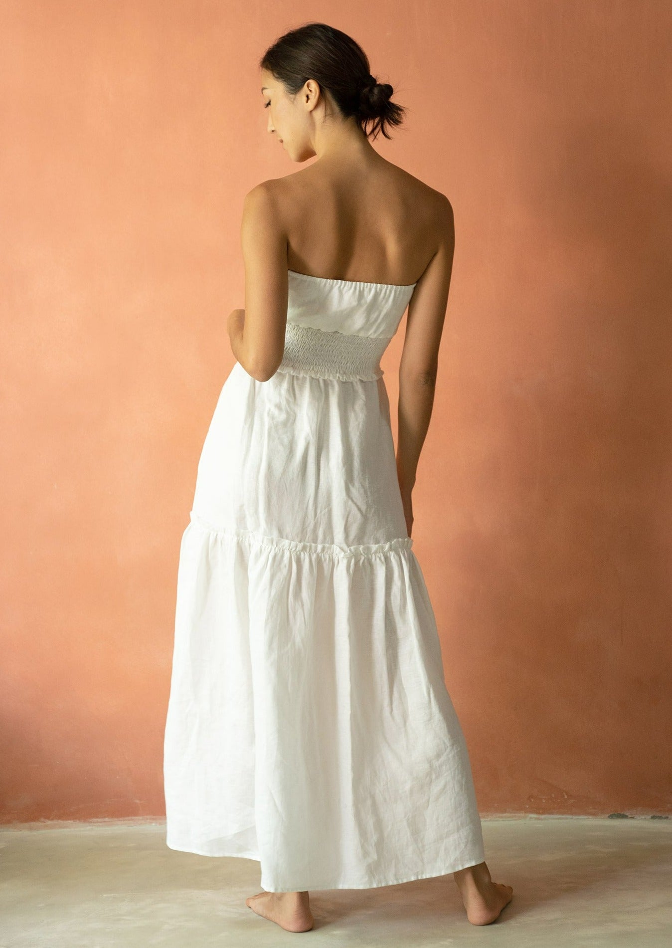Sleeveless long dress off-white for staycation